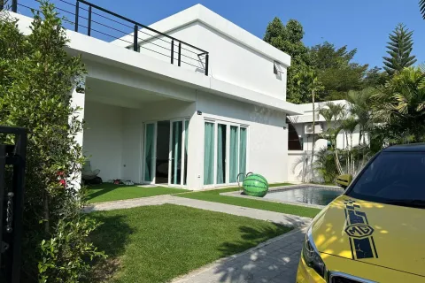 House in Pattaya, Thailand 3 bedrooms № 155613