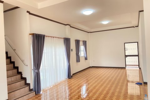 Casa de 3 dormitorios en Pattaya, Tailandia № 155611 - foto 5