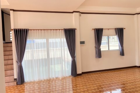 Casa de 3 dormitorios en Pattaya, Tailandia № 155611 - foto 6