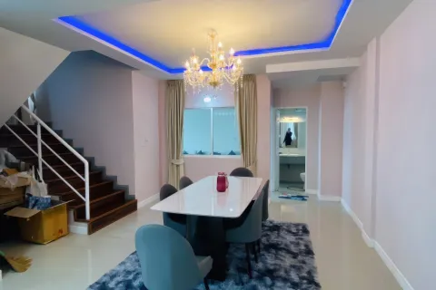 Casa de 4 dormitorios en Pattaya, Tailandia № 155616 - foto 10