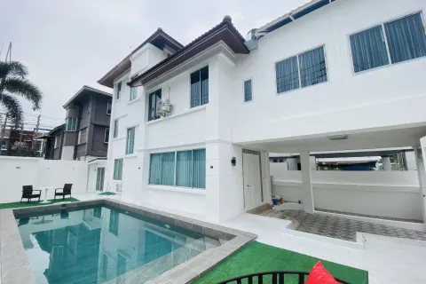 Maison à Pattaya, Thaïlande 4 chambres № 155616