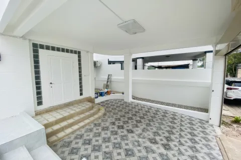 Casa de 4 dormitorios en Pattaya, Tailandia № 155616 - foto 6