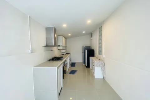 Casa de 4 dormitorios en Pattaya, Tailandia № 155616 - foto 17