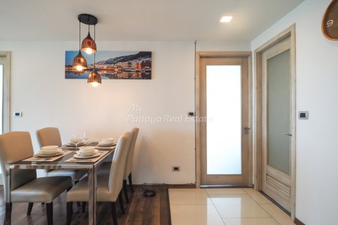 Condominio de 2 dormitorios en Bang Lamung, Tailandia № 70698 - foto 2