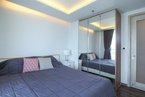 Condominio de 2 dormitorios en Bang Lamung, Tailandia № 70698 - foto 18