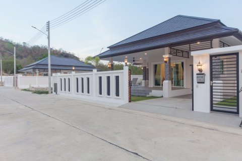 Villa in Hua Hin, Thailand 3 Schlafzimmer № 169807 - Foto 11