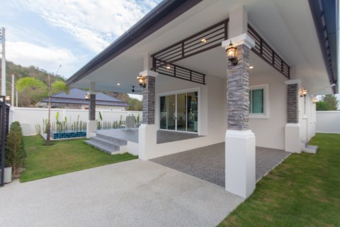 Villa in Hua Hin, Thailand 3 Schlafzimmer № 169807 - Foto 2