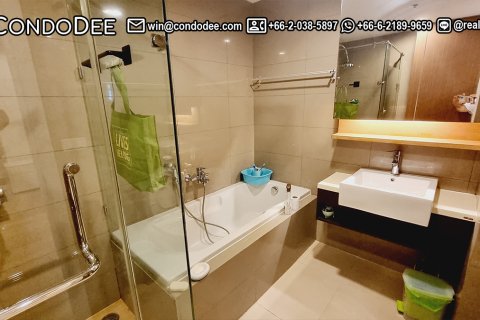 Condo à Watthana, Bangkok, Thaïlande, 2 chambres  № 201045 - photo 3