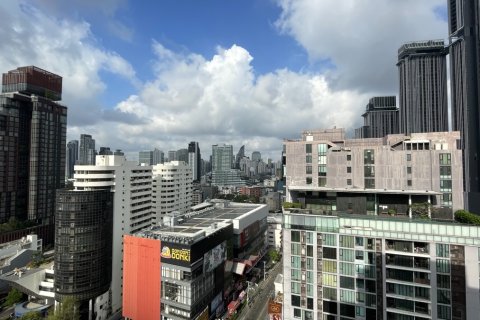 Condominio de 2 dormitorios en Watthana, Bangkok, Tailandia № 201050 - foto 12