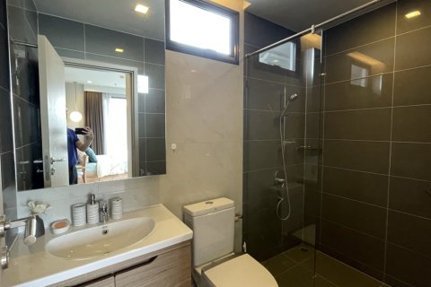 Condominio de 2 dormitorios en Watthana, Bangkok, Tailandia № 201050 - foto 4