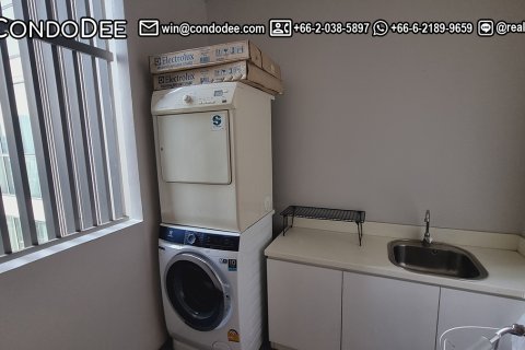 Condo in Watthana, Bangkok, Thailand, 2 bedrooms  № 201049 - photo 16