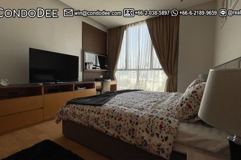 Condo in Watthana, Bangkok, Thailand, 2 bedrooms  № 201049 - photo 7