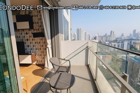 Condo in Watthana, Bangkok, Thailand, 2 bedrooms  № 201049 - photo 4