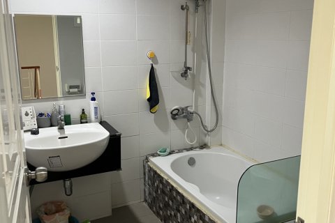 Adosado de 4 dormitorios en Nonthaburi, Tailandia № 140675 - foto 19