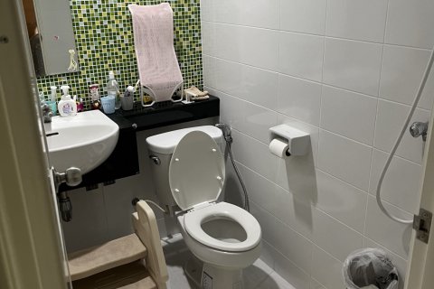 Adosado de 4 dormitorios en Nonthaburi, Tailandia № 140675 - foto 7