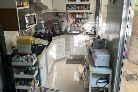 Adosado de 4 dormitorios en Nonthaburi, Tailandia № 140675 - foto 6