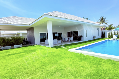 Chalet de 2 dormitorios en Hua Hin, Tailandia № 194799 - foto 2