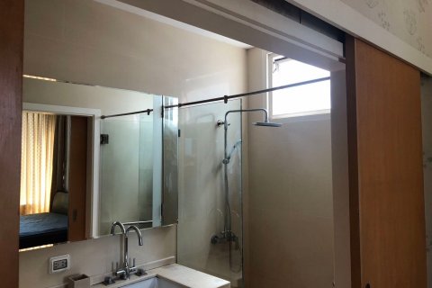 Condominio de 1 dormitorio en Khlong Toei, Bangkok, Tailandia № 59346 - foto 12