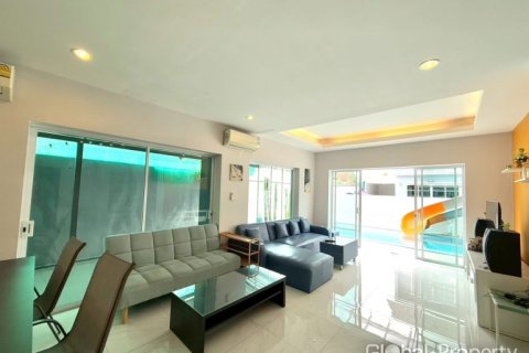 House in Pattaya, Thailand 3 bedrooms № 233296 - photo 24