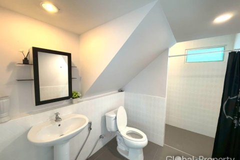 House in Pattaya, Thailand 3 bedrooms № 233296 - photo 27