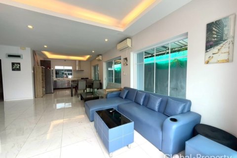 House in Pattaya, Thailand 3 bedrooms № 233296 - photo 26