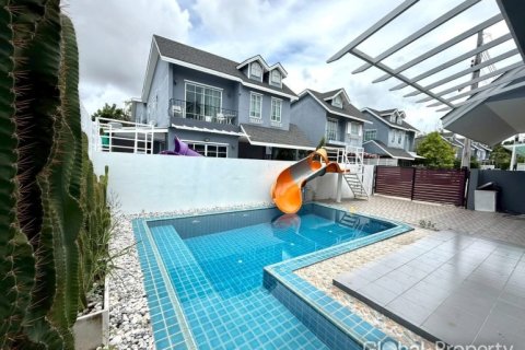 House in Pattaya, Thailand 3 bedrooms № 233296 - photo 4