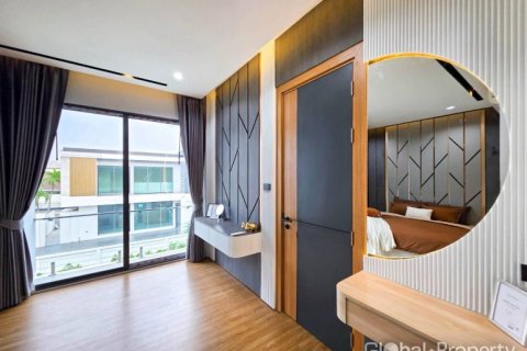 House in Pattaya, Thailand 3 bedrooms № 233295 - photo 7