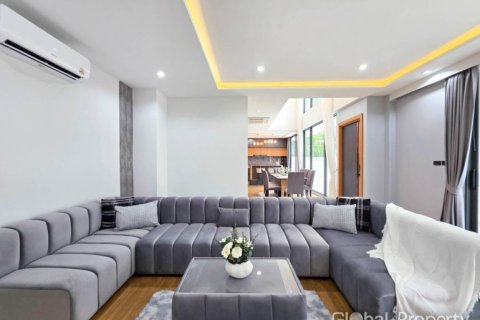 House in Pattaya, Thailand 3 bedrooms № 233295 - photo 10