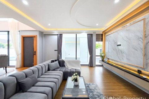House in Pattaya, Thailand 3 bedrooms № 233295 - photo 13