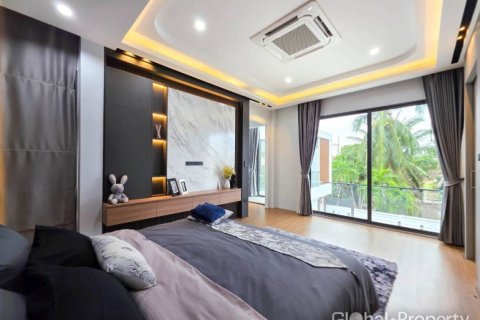 House in Pattaya, Thailand 3 bedrooms № 233295 - photo 4