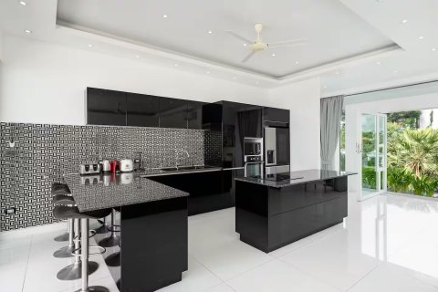 Chalet de 7 dormitorios en Ko Samui, Tailandia № 173538 - foto 20