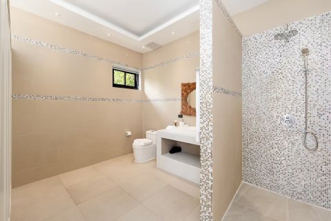 Chalet de 7 dormitorios en Ko Samui, Tailandia № 173538 - foto 22