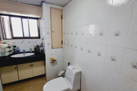 Condo in Watthana, Bangkok, Thailand, 3 bedrooms № 201102 - photo 8