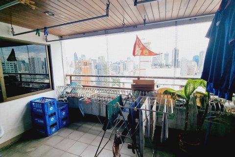 Condo in Watthana, Bangkok, Thailand, 3 bedrooms № 201102 - photo 5