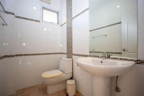 Casa de 4 dormitorios en Chiang Mai, Tailandia № 121736 - foto 17