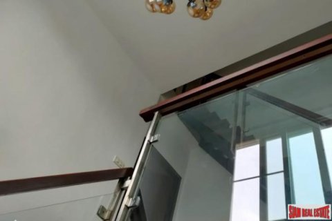 Adosado de 4 dormitorios en Bangkok, Tailandia № 203285 - foto 3