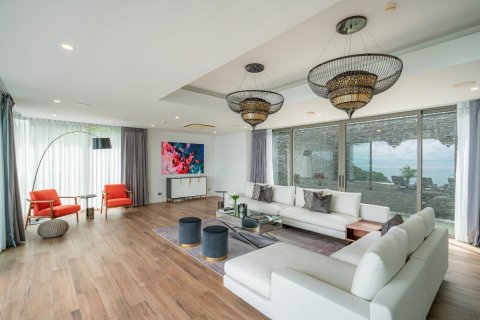 Chalet de 6 dormitorios en Kathu, Tailandia № 135639 - foto 19