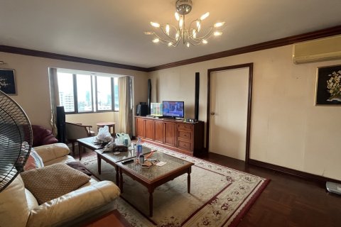 Condominio de 2 dormitorios en Khlong Toei, Bangkok, Tailandia № 200768 - foto 23