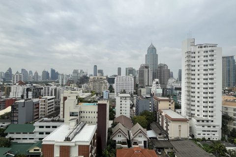 Condominio de 2 dormitorios en Khlong Toei, Bangkok, Tailandia № 200768 - foto 16
