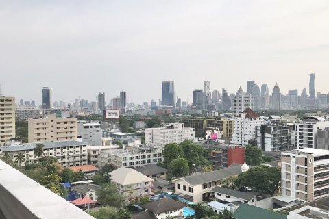 Condominio de 2 dormitorios en Khlong Toei, Bangkok, Tailandia № 200768 - foto 9