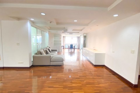 Condo in Watthana, Bangkok, Thailand, 3 bedrooms № 200770