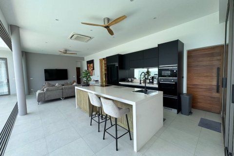 Chalet de 4 dormitorios en Ko Samui, Tailandia № 179900 - foto 9