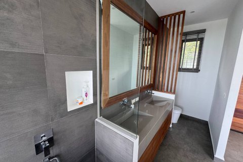 Chalet de 4 dormitorios en Ko Samui, Tailandia № 179900 - foto 15