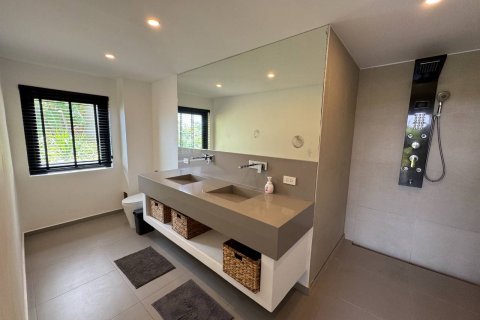 Chalet de 4 dormitorios en Ko Samui, Tailandia № 179900 - foto 17