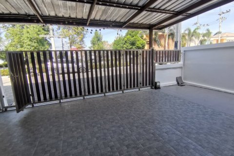 Townhouse in Pattaya, Thailand 3 bedrooms № 171912 - photo 15