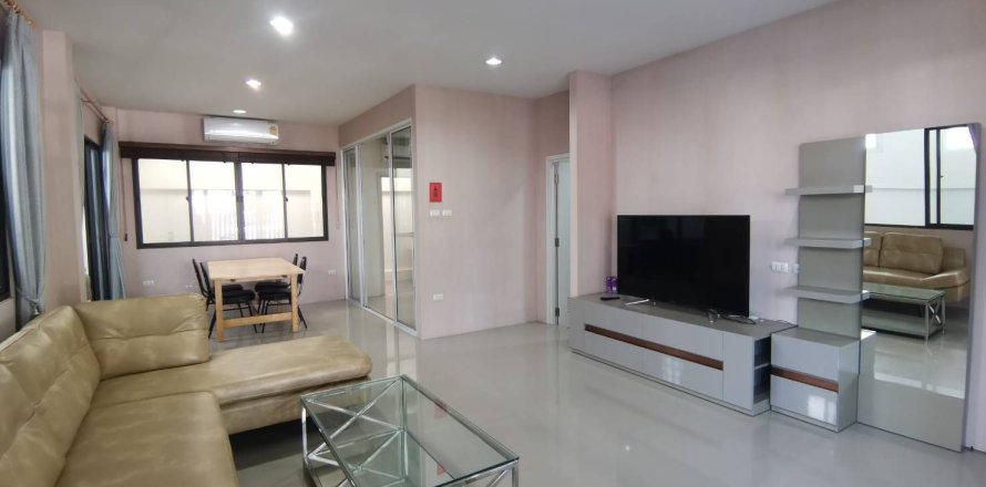 Townhouse in Pattaya, Thailand 3 bedrooms № 171912
