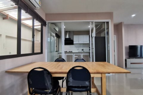 Townhouse in Pattaya, Thailand 3 bedrooms № 171912 - photo 2
