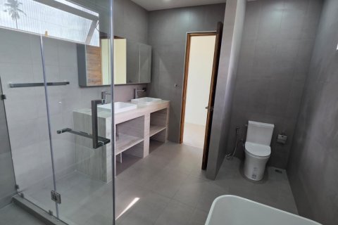 Casa de 4 dormitorios en Ko Samui, Tailandia № 155401 - foto 15