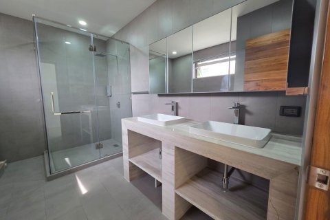 Casa de 4 dormitorios en Ko Samui, Tailandia № 155401 - foto 14