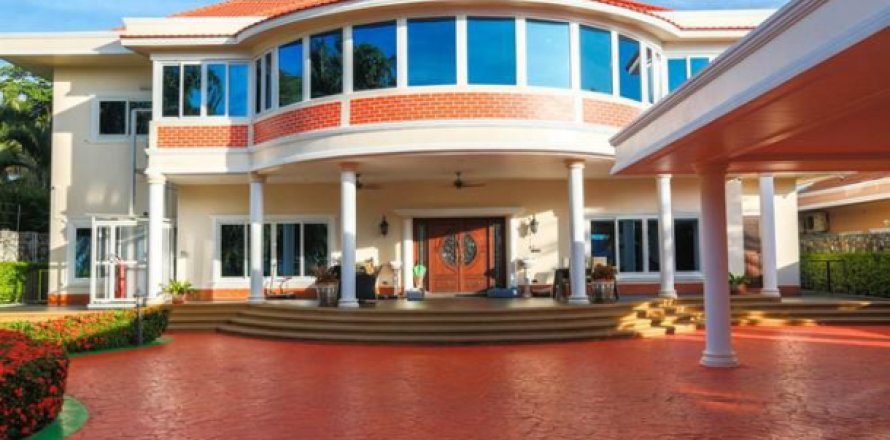 Bungalow à Pattaya, Thaïlande 7 chambres № 193971